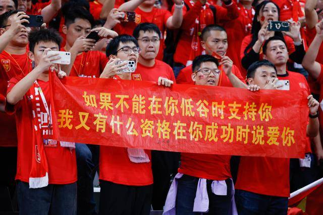 勇士逆转失利！灰熊以111-108获胜，关键失误成焦点