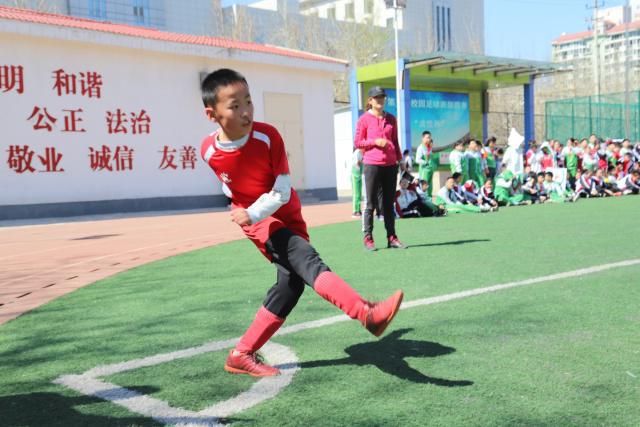 巴黎向巴萨发出挑战声，展示欧洲霸主地位